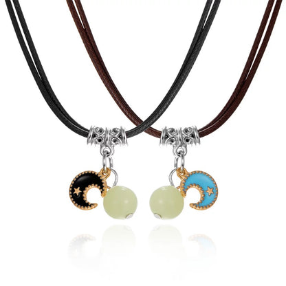 COLLARES DE PAREJA BRILLA EN LA OSCURIDAD KAWAII