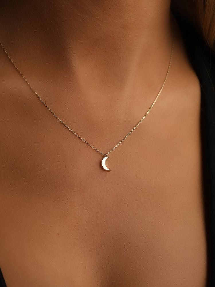 COLLAR LUNA MINIMALISTA