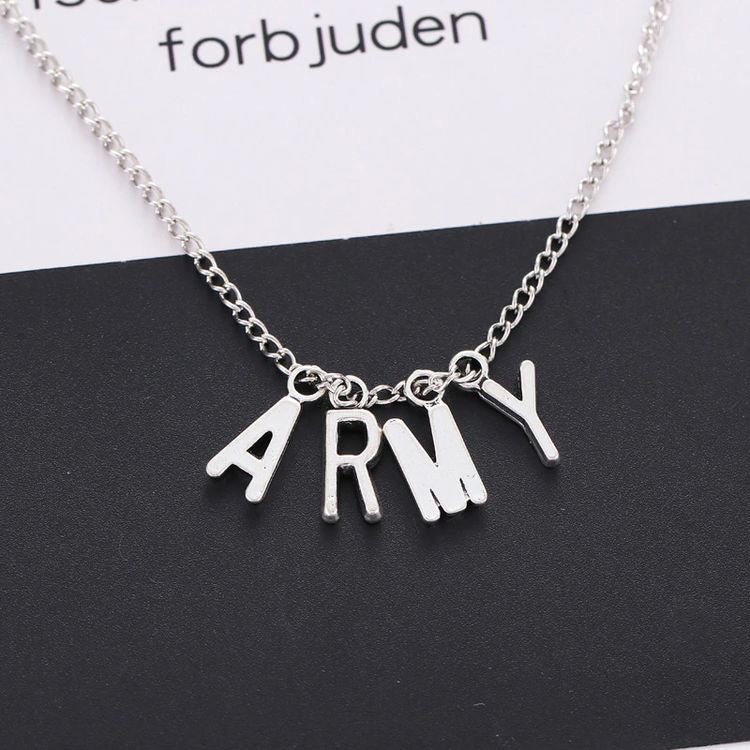 COLLAR MINIMALISTA DIJE ARMY BTS