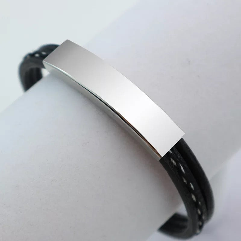 BRAZALETE LEATHER TRENZADO CON PLACA ACERO MINIMALISTA