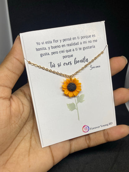 COLLAR FLOR GIRASOL  CON EXHIBIDOR TU SI ERES BONITA