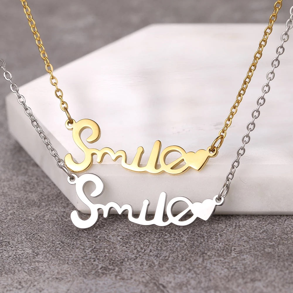 COLLAR SMILE MINIMALISTA