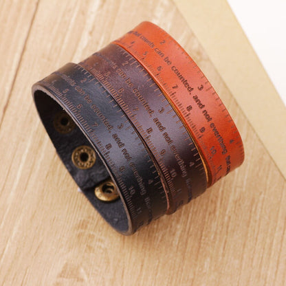 BRAZALETE DE CUERO EN FORMA DE REGLA