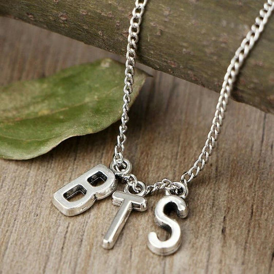 COLLAR MINIMALISTA DIJE ARMY BTS