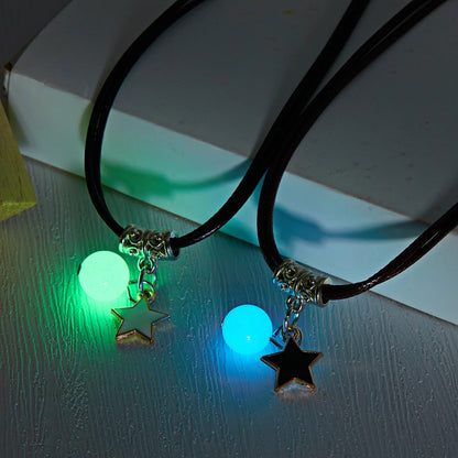 COLLARES DE PAREJA BRILLA EN LA OSCURIDAD KAWAII