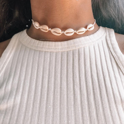COLLAR CHOKER GARGANTILLA CONCHAS DE MAR