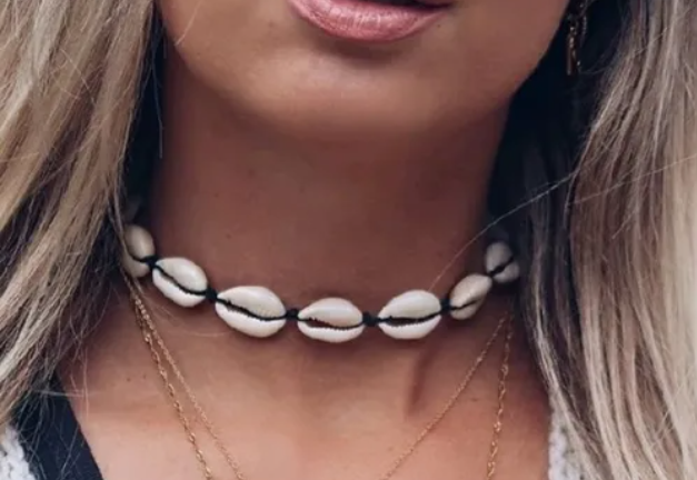 COLLAR CHOKER GARGANTILLA CONCHAS DE MAR